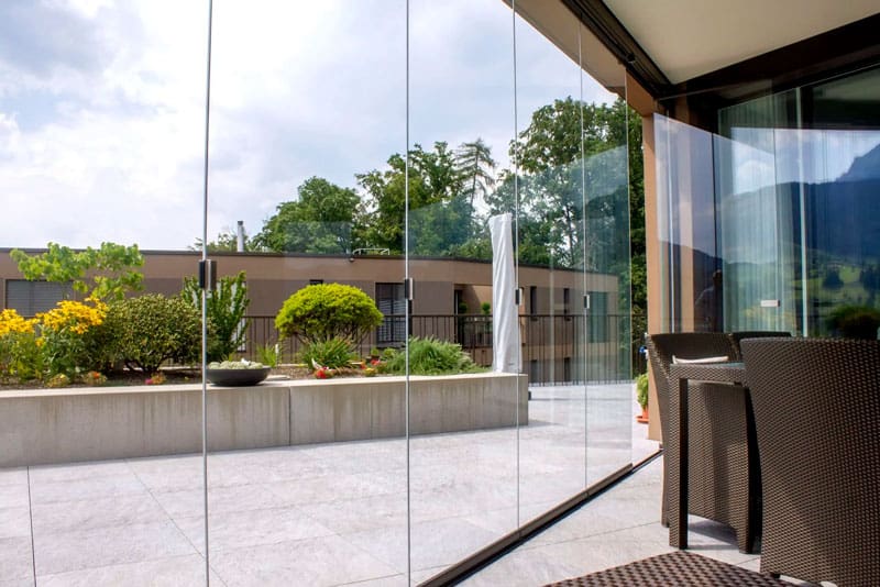 terraza interior 1 scaled 1 Panorama - Cierres de Cristal Plegales